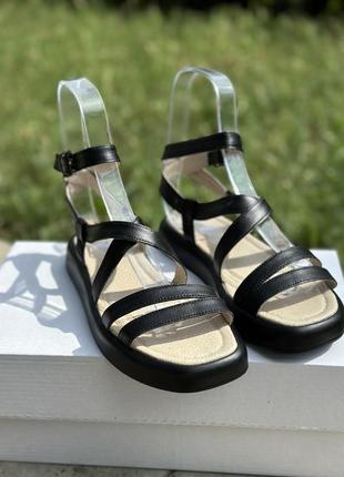 Трендові жіночі босоніжки чорного кольор/  жіночі босоніжки / шкіряні жіночі босоніжки