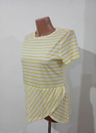 Интересная футболка в полоску