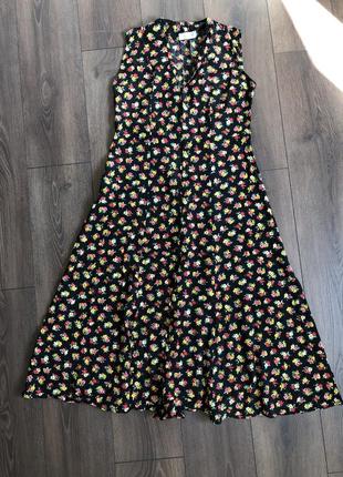Цветочное платье на пуговицах