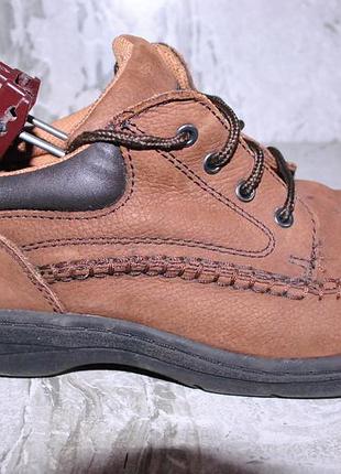 Earth кросівки шкіра 46 розмір