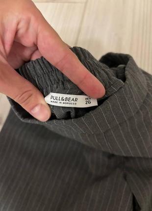 Сірі штани в смужку pull&bear 4