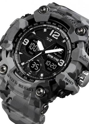 Тактичний водостійкий кварцовий годинник skmei grey
