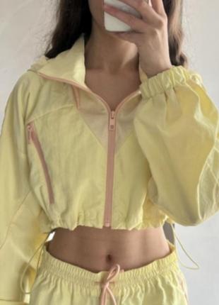 Легка куртка від zara