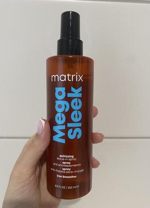 Термозахисний спрей для волосся matrix total results mega sleek iron smoother, 250 мл1 фото