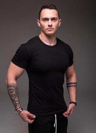 Футболка чоловіча