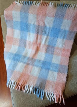 Мохеровый детский теплый плед с кисточками