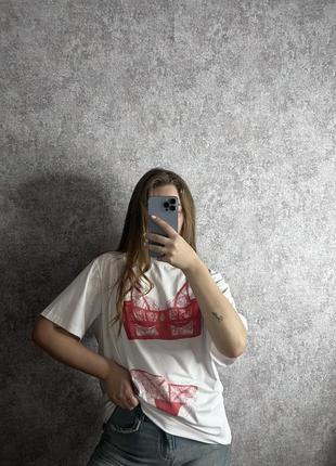 Футболка с принтом белья