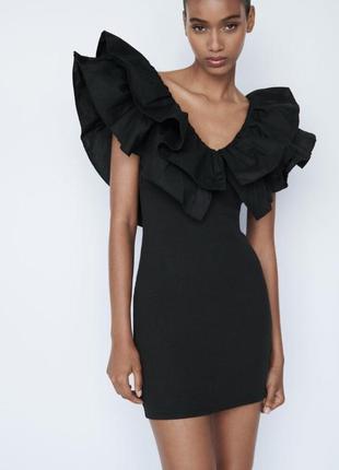 Черное короткое платье zara