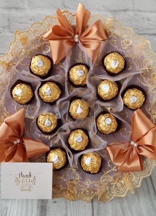 Красивий  золотистий букет із цукерками ferrero rocher, подарунок для жінки, мами, колеги чи начальниці