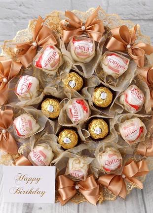 Красивый золотистый букет с конфетами ferrero rocher rafaello, подарок на день рождения юбилей.