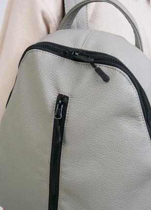 Компактный женский рюкзак like в экокожи, серый цвет3 фото