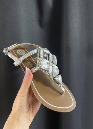 Босоніжки river island з камінням