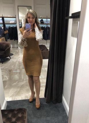 Стрейч платье, материал- эко замша, в идеальном состоянии.
