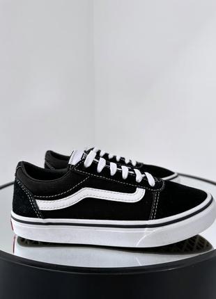 Актуальні класичні кеди vans old school