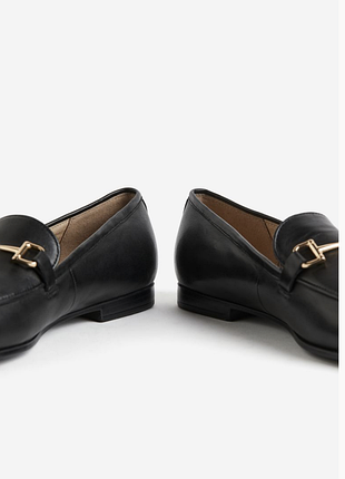 Стильные базовые кожаные лоферы