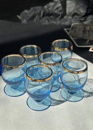 Вінтажні блакитні келихи для міцних напоїв3 фото