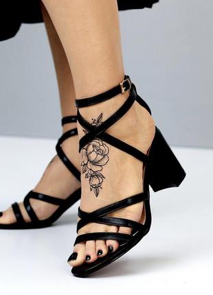 Жіночі шкіряні босоніжки