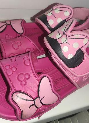 Удобные босоножки