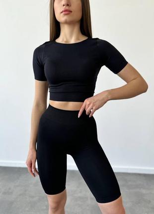 Кроп топ з коротким рукавом