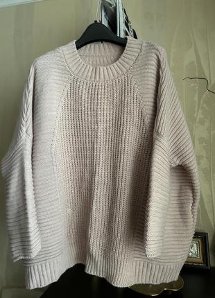 Світер пудрового кольору