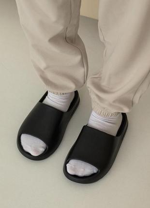 Шльопанці жіночі