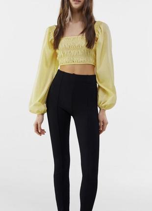 Жінояа кроп-топ блуза з воланами bershka h&m bershka zara