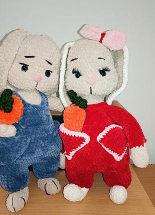 Вязаные зайчики ручной работы