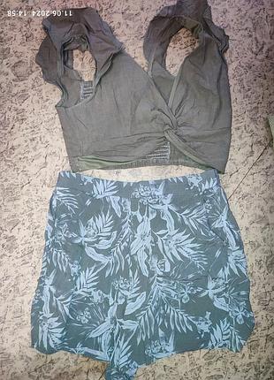 Мини шорты и топ