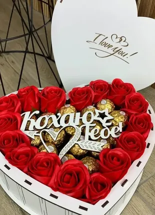Подарочныйбокс из конфет и роз  box43