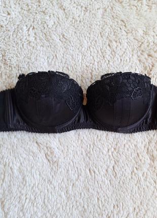 Бюстгальтер без бретелей