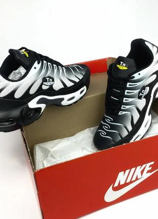 Чоловічі кросівки nike air max tn