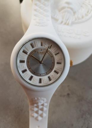 Годинник versace versus