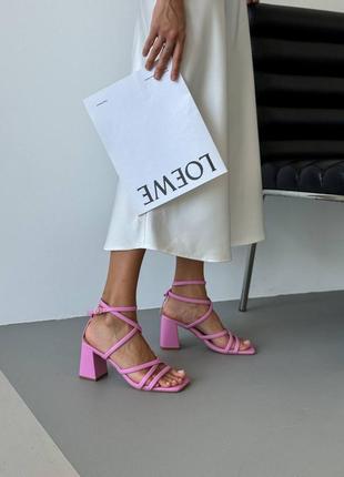 Трендові босоніжки5 фото