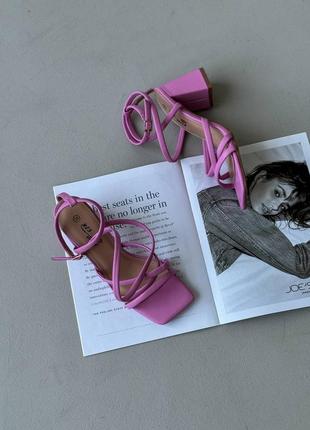 Трендові босоніжки7 фото