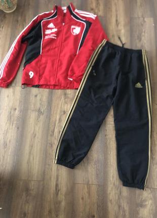 Спортивный костюм