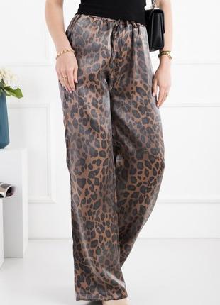Трендовые брюки палаццо в леопардовый принт2 фото