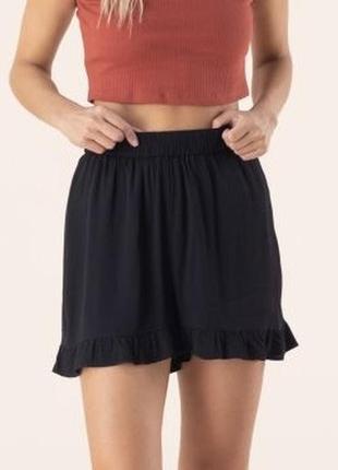 Чорні трикотажні шорти з рюшами zara