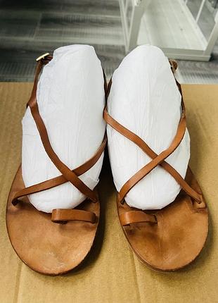 Босоніжки сандалі