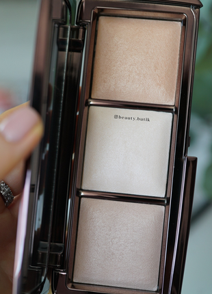 Hourglass ambient lighting palette