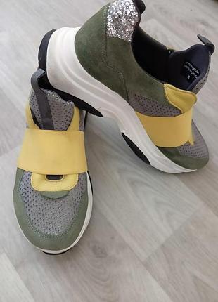 Кроссовки натуральная замш и кожа (24см)