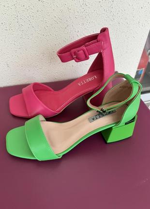 Стильні жіночі босоніжки/ босоніжки каблук4 фото