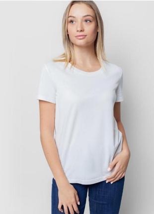 Білою футболка