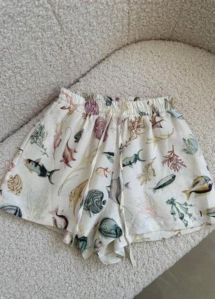 Летний льняной костюм с шортами в стиле bala