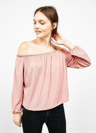 Интересный топ блузка с открытыми плечами блуза реглан с объемными рукавами