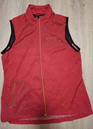 Легкая летняя безрукавка беговая peak performance