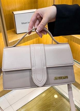 Сумка в стиле jacquemus