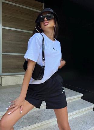 Жіночий літній спортивний костюм з шортами3 фото