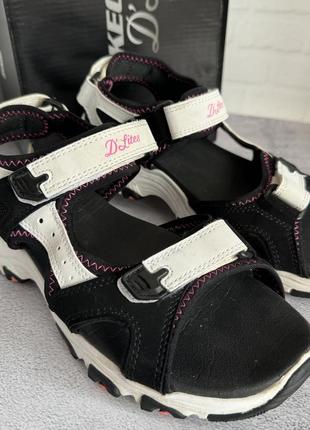 Женские сандалии skechers