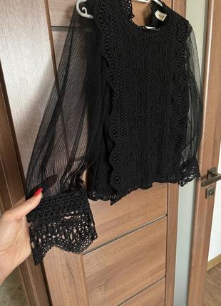 Блузка женская нарядная кружевная черная с рукавами.