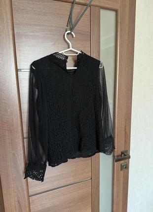 Блузка женская нарядная кружевная черная с рукавами.
